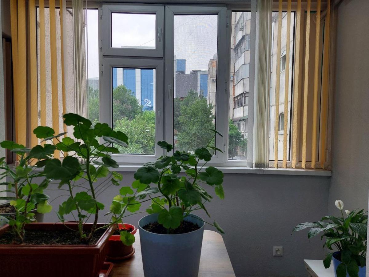Downtown Homestay Bichkek Extérieur photo